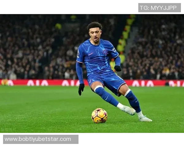 桑乔25岁赛季仅出场4次联赛8分钟冷板凳引发球迷担忧 桑乔25岁赛季仅出场4次联赛8分钟冷板凳引发球迷担忧