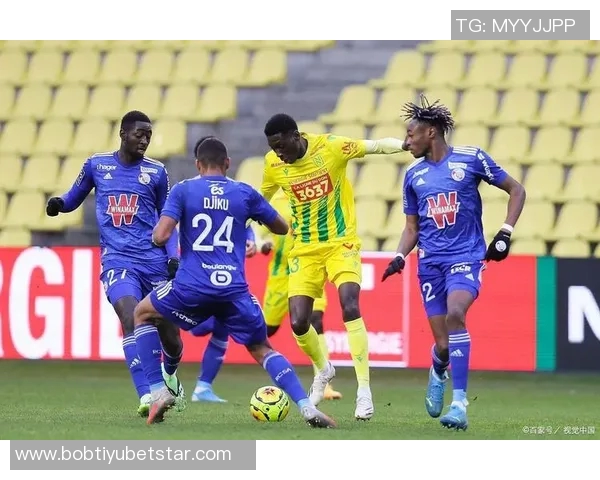 斯特拉斯堡主帅赞扬年轻球员表现称这是我们的力量与骄傲 斯特拉斯堡主帅赞扬年轻球员表现称这是我们的力量与骄傲