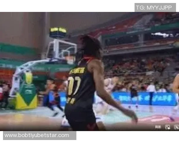 特奎维恩史密斯砍下41分10篮板媒体人称其为归化新星太吸引人 特奎维恩史密斯砍下41分10篮板媒体人称其为归化新星太吸引人