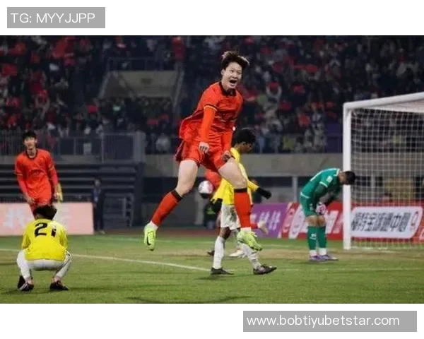 国足U16对朝鲜比赛中体能透支明显边路传球手短缺成制约因素