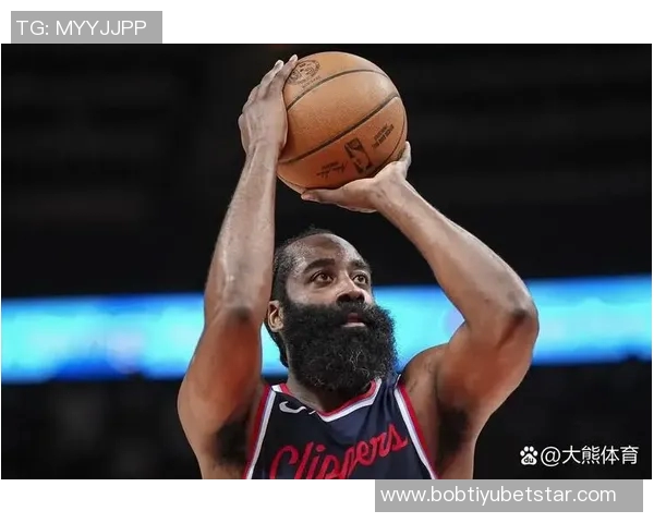 哈登称小卡夏季苦练展现侵略性已恢复赛季最佳状态