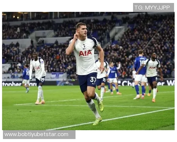 昔日主帅范德芬解析澳波执着战术全场压迫的背后故事